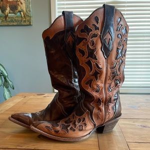 Corral Boots Pointed toe Size 9.5 Brown with tan overlay